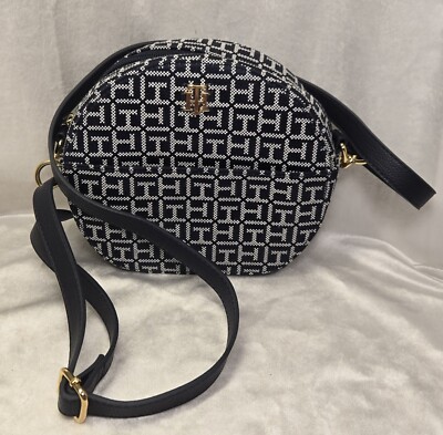 Tommy Hilfiger Canteen Crossbody Purse Navy White Square Monogram Zip Purse