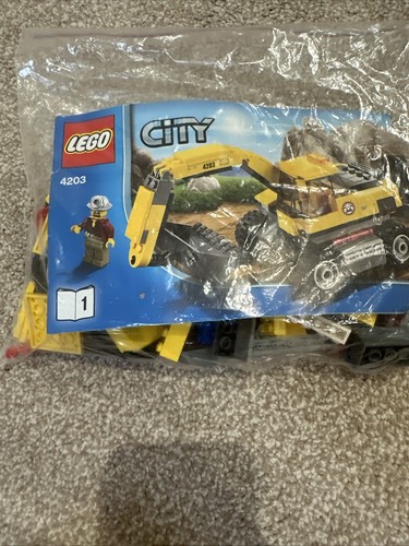 LEGO CITY: Excavator Transporter (4203) - Picture 3 of 6
