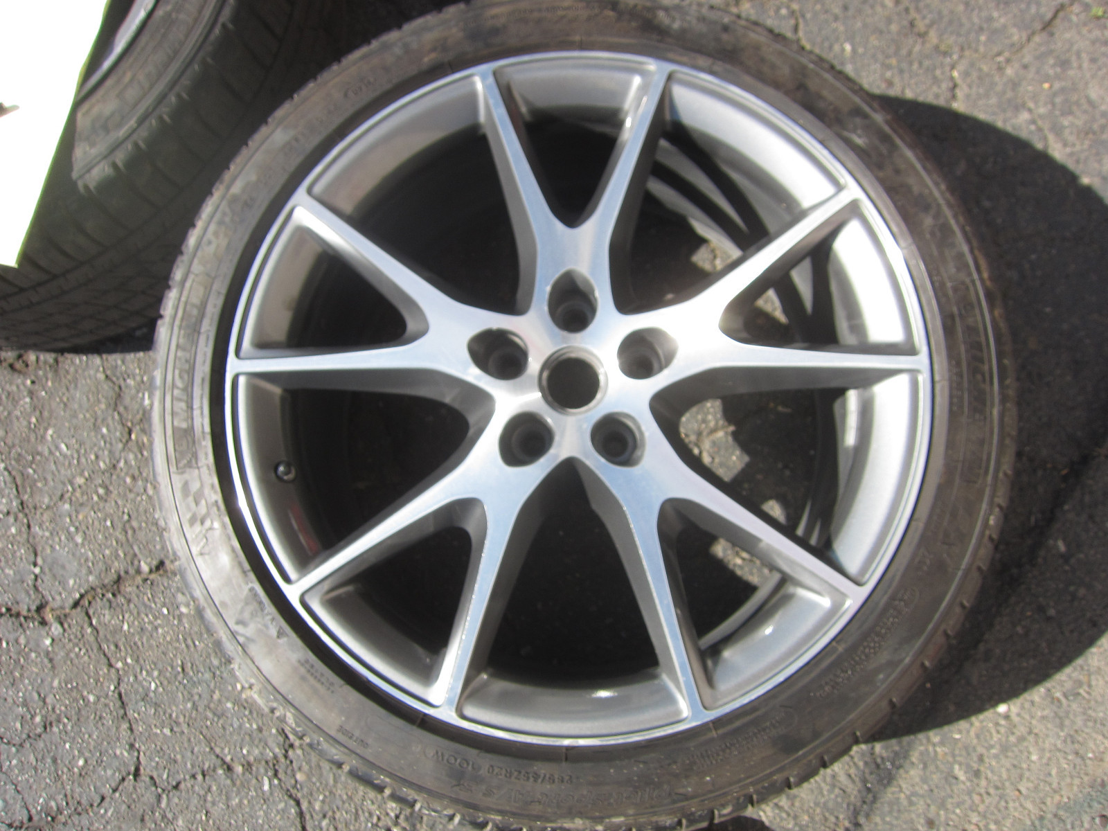 Ferrari California - Rear Wheel / Rim 10JX20 Chrome - (USED) - P/N 242157