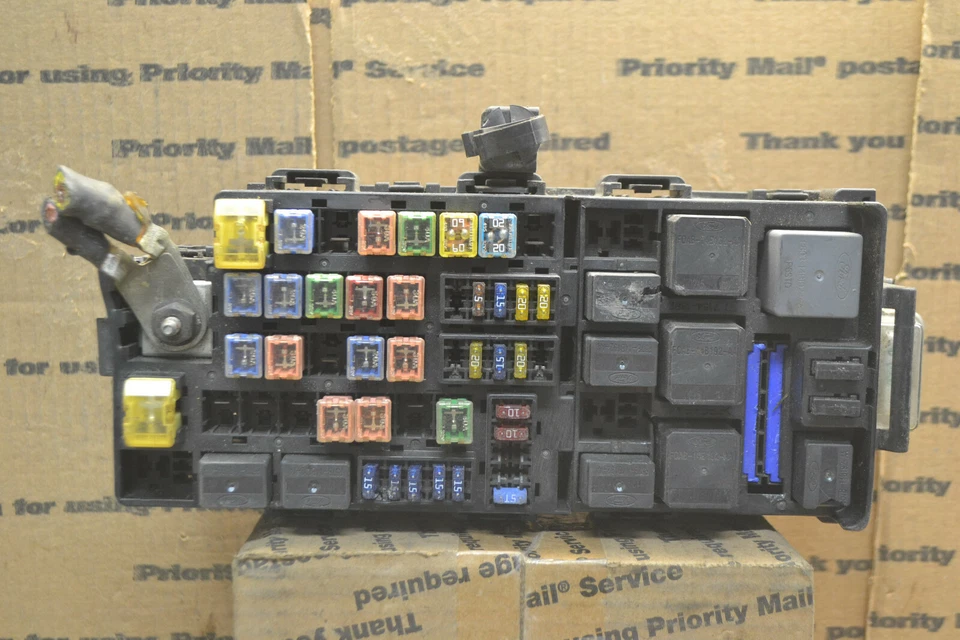 Ford Fusion Mercury Milan 2006-2009 caja de fusibles unidad de relé módulo 71541882 895-8d4 Foto 4 de 4