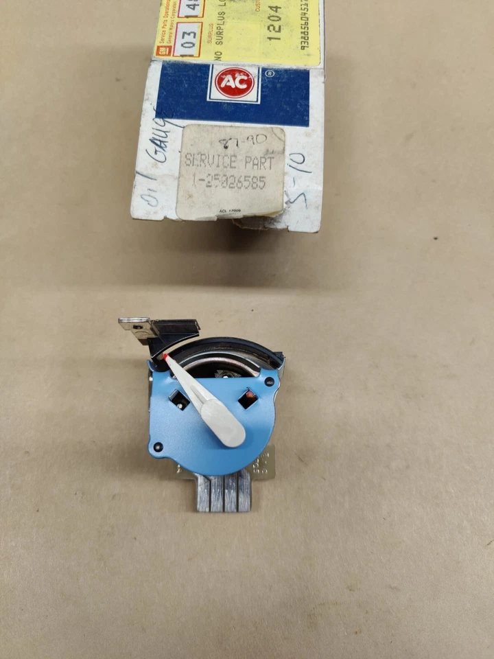 Nuevo de Lote Antiguo Chevy S10 1988-90 Panel de Instrumentos Medidor de Aceite ACDelco 25026585 Foto 2 de 2