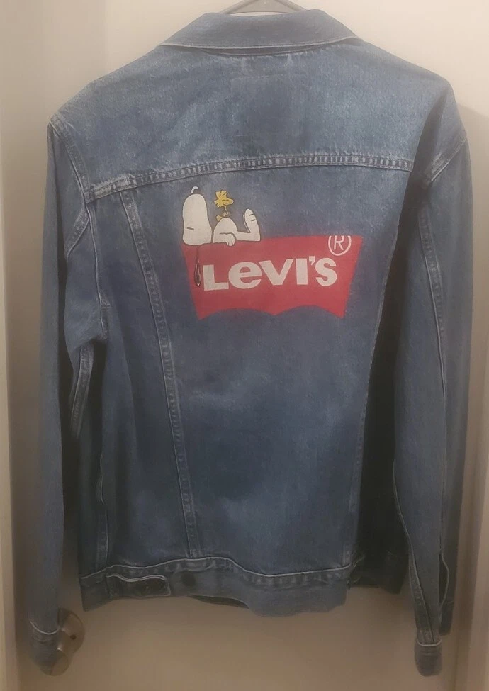 Levi's snoopy hotsell denim jacket