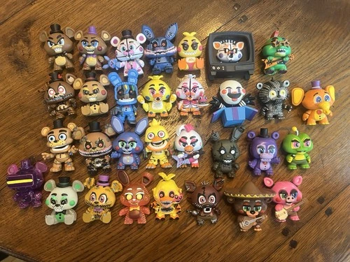 31 FIGURES Funko Five Nights at Freddy's Mystery Mini Figure Lot(Varying Series)