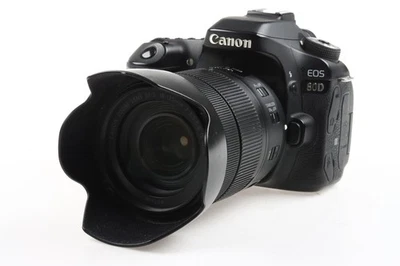 CANON EOS 80D mit EF-S 18-135mm Nano IS USM - SNr: 043021003065 - Bild 1 von 4