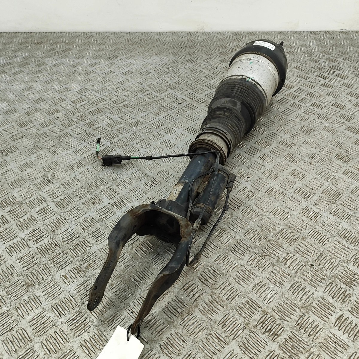 MERCEDES-BENZ GL X166 Front Left Air Shock Absorber A1663204566