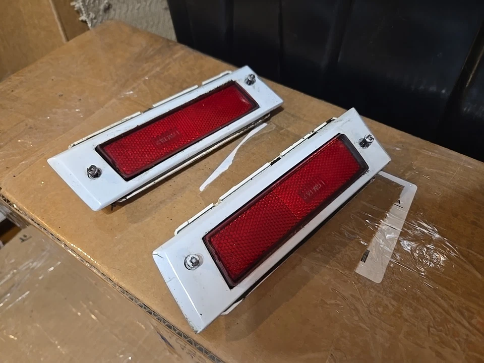 1984-1988 Chevy MONTE CARLO SS ЗАДНИЕ БОКОВЫЕ ГАБАРИТНЫЕ ОГНИ С ОБОДКАМИ оригинальные - Изображение 2 из 4