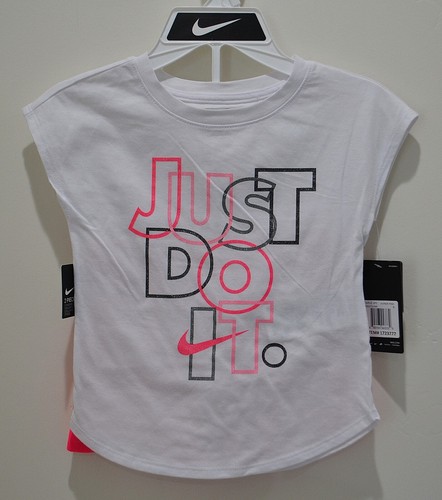 NUEVO CON ETIQUETAS CONJUNTO DE 2 PIEZAS CAMISETA Y SHORTS NIKE PARA NIÑAS TALLA 6 - Imagen 1 de 4