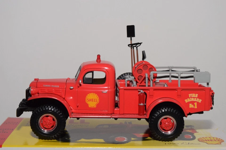 B12 FIRST GEAR 1:30 18-2483 DODGE POWER WAGON BRUSH UNIT SHELL VNMIB - Image 3 of 4