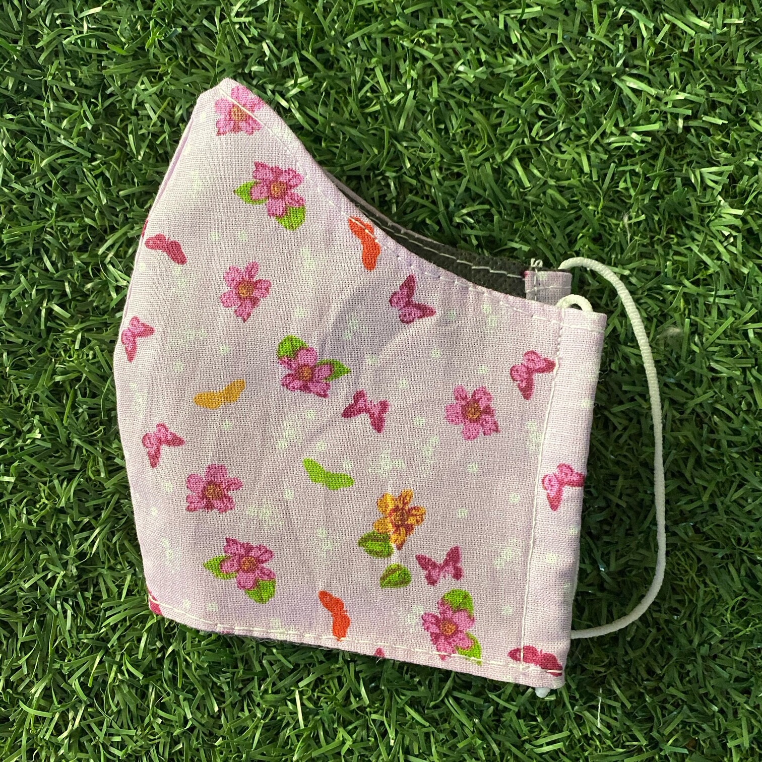 Mascarilla de tela + TNT + ranura para filtro + Mariposas Lila