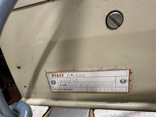 Heavy duty zigzag PFAFF 483 sewing machine - Picture 4 of 9