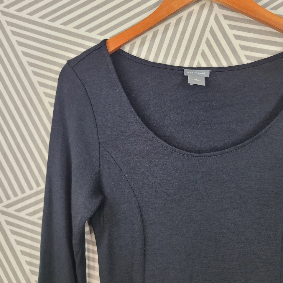 Ann Taylor Wool Blend Sweater Dress Size 6 Fit Flare Black Lightweight Knee Leng - Image 3 of 4