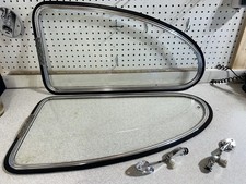 Original 1965-1977 Vw Beetle Left Right Rear Popout Window New Seals And Latch Original 1965-1977 Vw Beetle Left Right Rear Popout Window New Seals And Latch