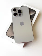 Apple iPhone 15 Pro 256GB Unlocked Excellent Condition +2 Cases Bellroy Quadlock