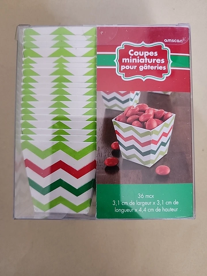 Mini tazas de golosinas de papel vacaciones de Navidad 36 piezas rojo verde Chevron 1,25" x 1,75" Foto 3 de 3