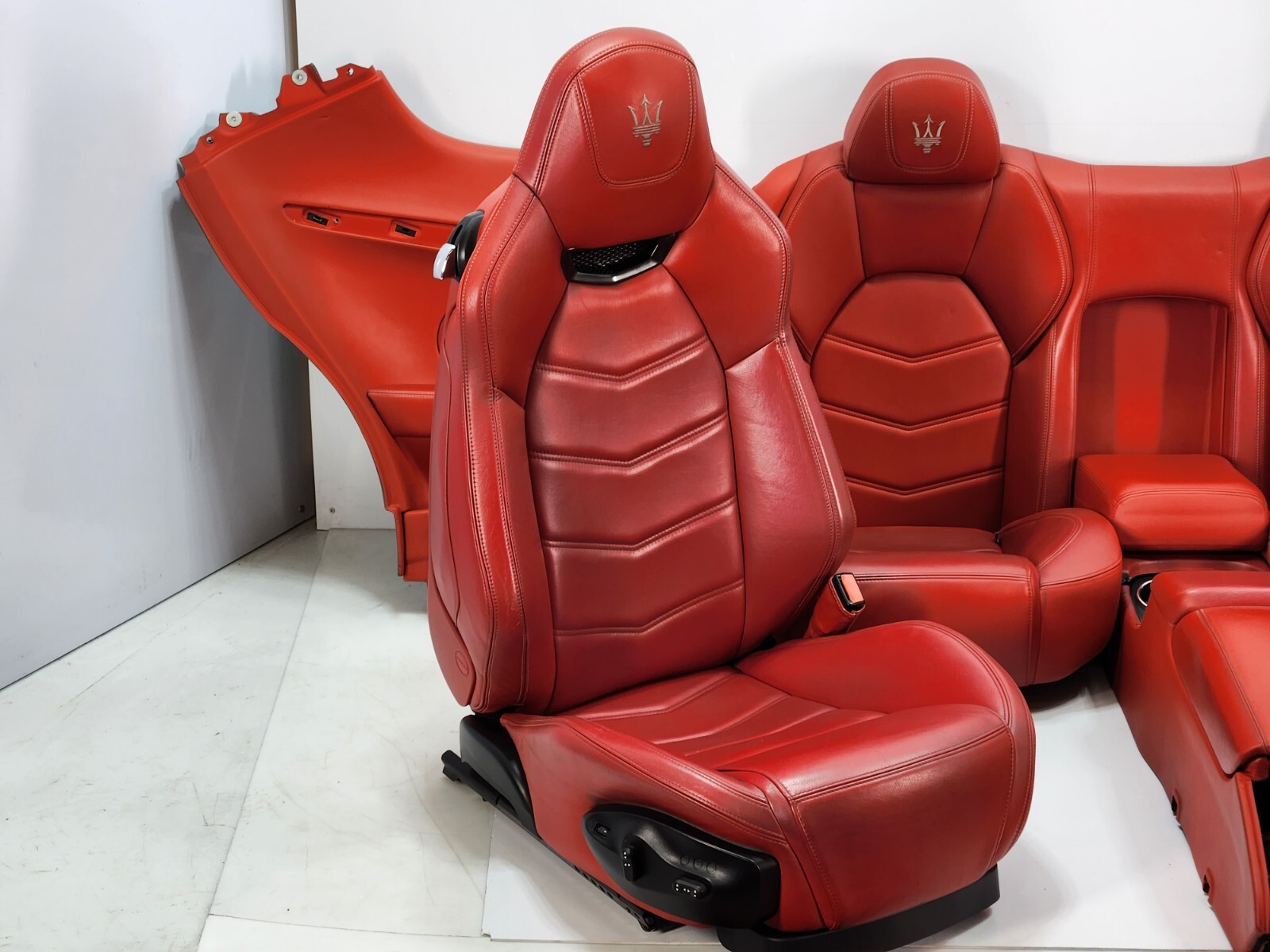 ✅13-19 OEM Maserati GranTurismo Front Rear Seats Door Panels RED Interior SET