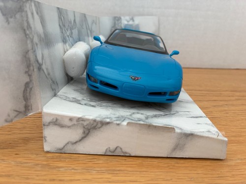 AMT/ERTL 1998 Corvette Coupe • Promo Model • 1:25 Scale - Picture 3 of 6