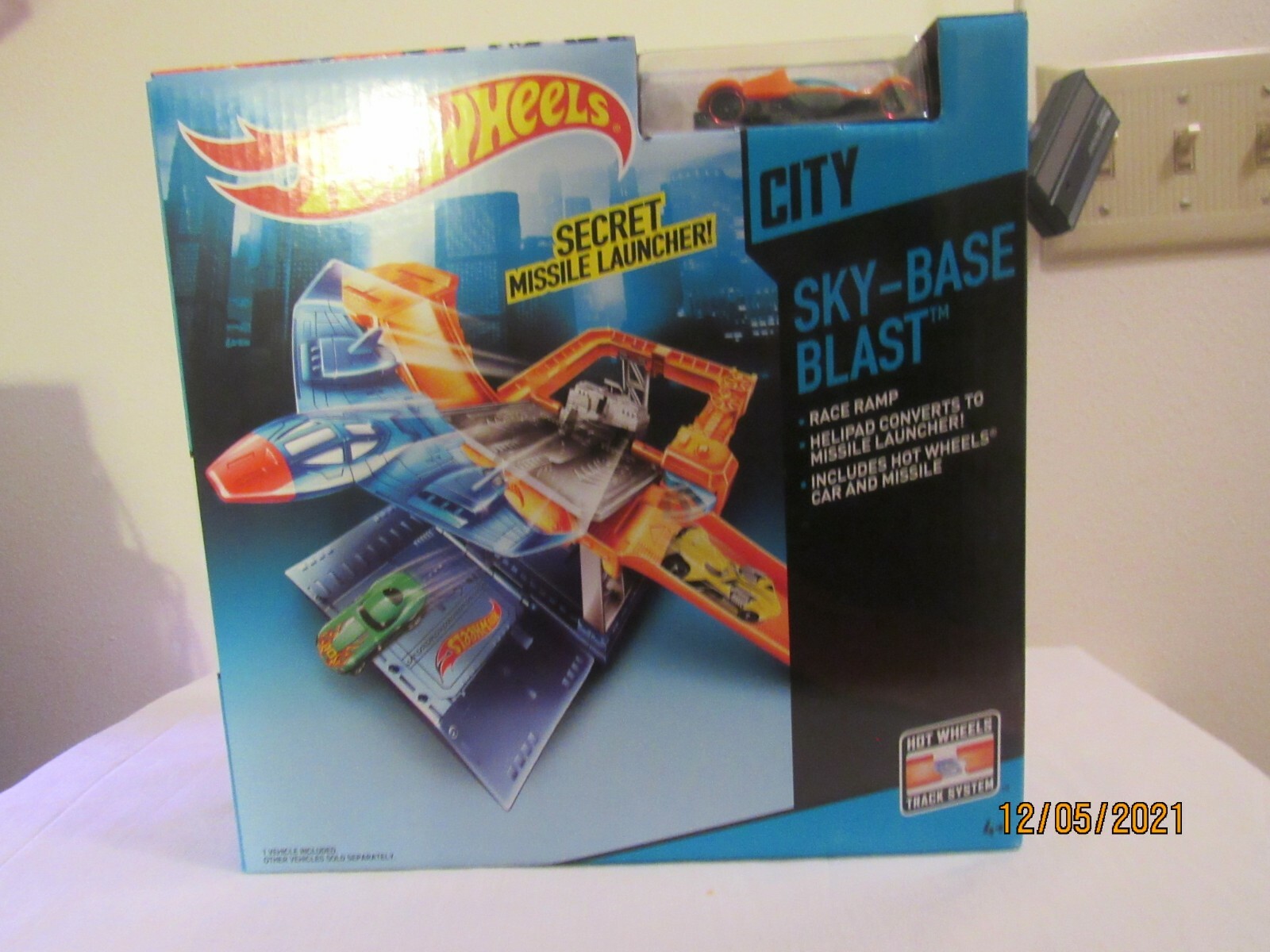 Brand New Factory Sealed Royal Blue Car Nib