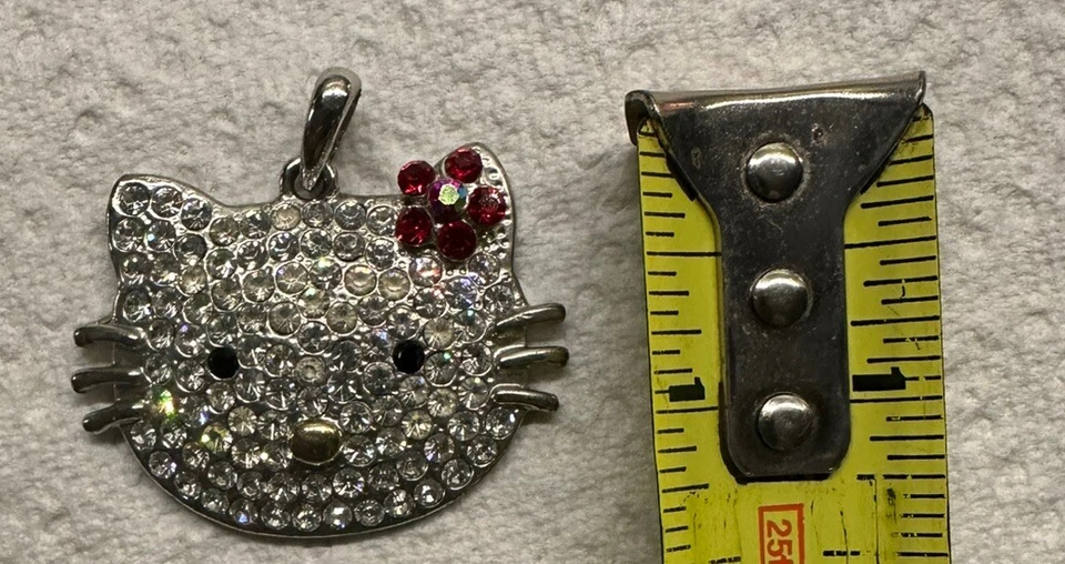 Pingente antigo de strass Hello Kitty flor de cristal vermelho brilho muito bonito - Imagem 3 de 4