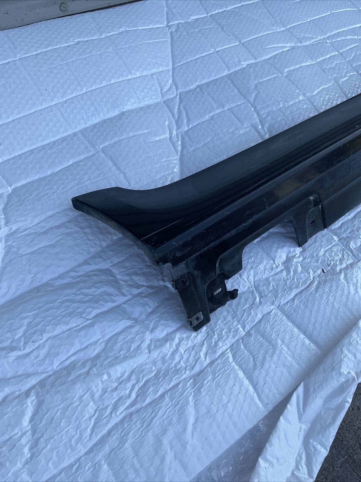 06-10 Bentley Flying Spur  Right Side Skirt Roker Molding OEM