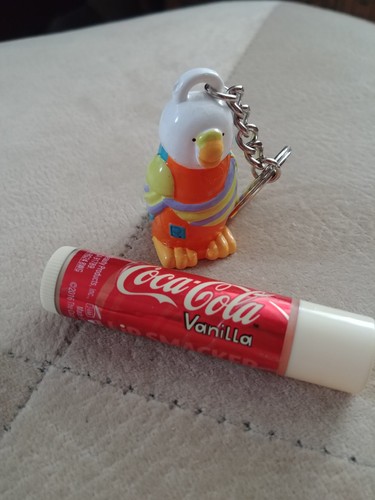 Lip Smacker Coca Cola Van Flavor Balm Moisturizer w/ Bird Travel Holder Keychain - Picture 11 of 18