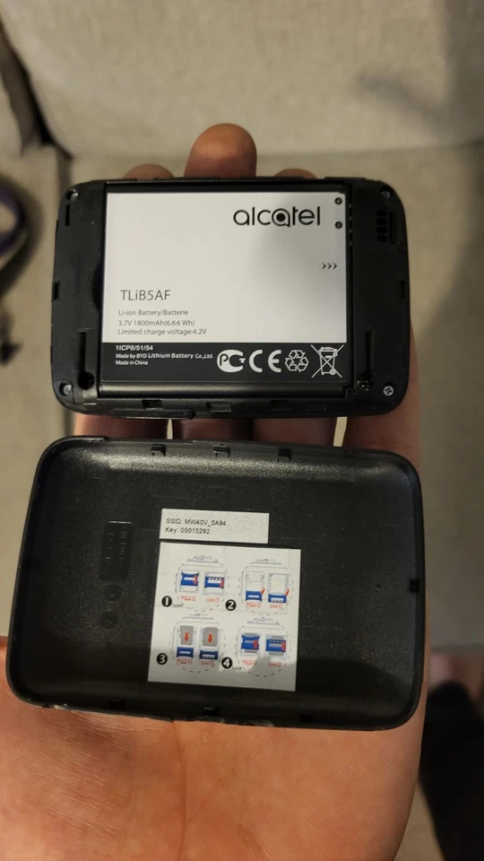 UNLOCKED ALCATEL MW40 CAT 4 150mbps 4G LTE MOBILE WIFI HOTSPOT (UK SELLER) - Image 3 of 4