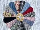 Vintage Handmade old DRESDEN PLATE QUILT — photo 6
