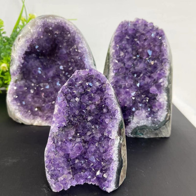 600-700g, Amethyst-Druse, Spiritueller Heilstein, Bergkristall, Energiearbeit