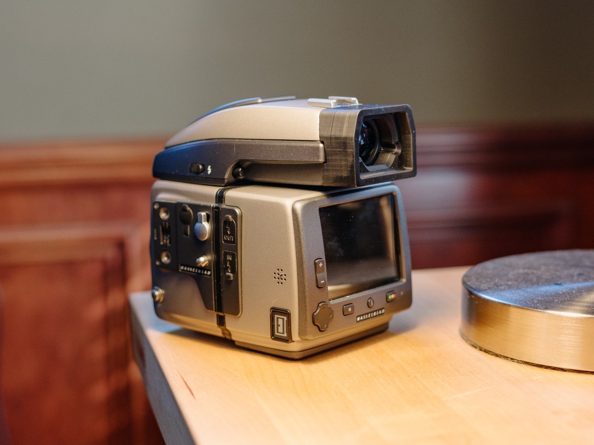 Hasselblad H3DII-50 CCD Medium Format DSLR with HVD90x Viewfinder
