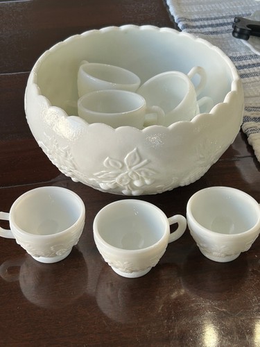 Vintage Westmoreland Milk Glass Three Fruits Punch Bowl w/9 Matching Cups - Picture 2 of 14