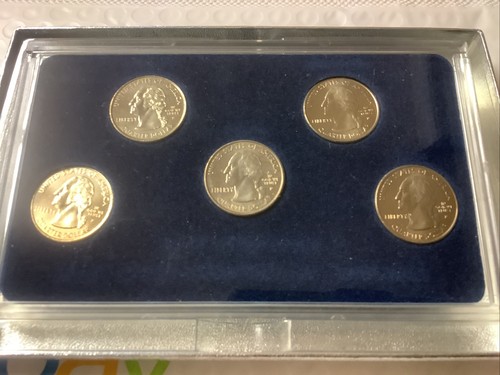 2002 Philadelphia Mint Commemorative State Quarters Clad 5 Coin Set - In Case - Picture 2 of 4