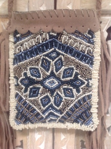 Bolso bandolera pequeño Free People Blue Daydreams con cuentas marrón gamuza borla #2 - Imagen 5 de 12