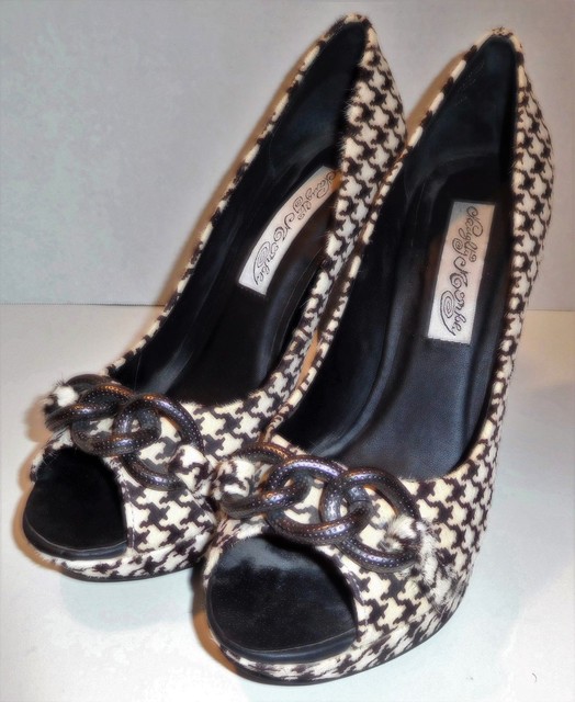 naughty monkey pumps