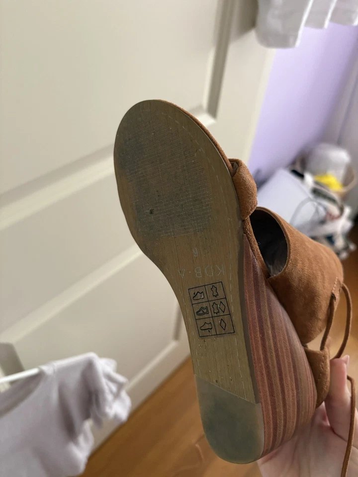 Cuñas de daga Kelsi Foto 3 de 3