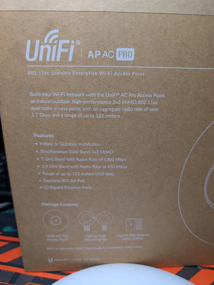 Ubiquiti UniFi AP AC Pro UAP-AC-PRO Access Point Wireless con PoE e Accessori - Immagine 3 di 4