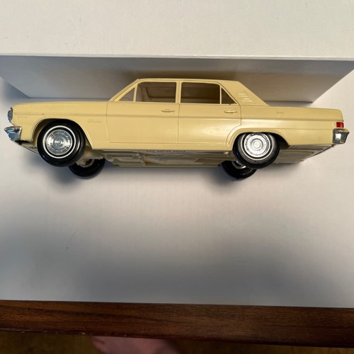 1965 Rambler Classic 770 Plastic Promo Model 1/25 Scale Cream Color - Picture 5 of 11