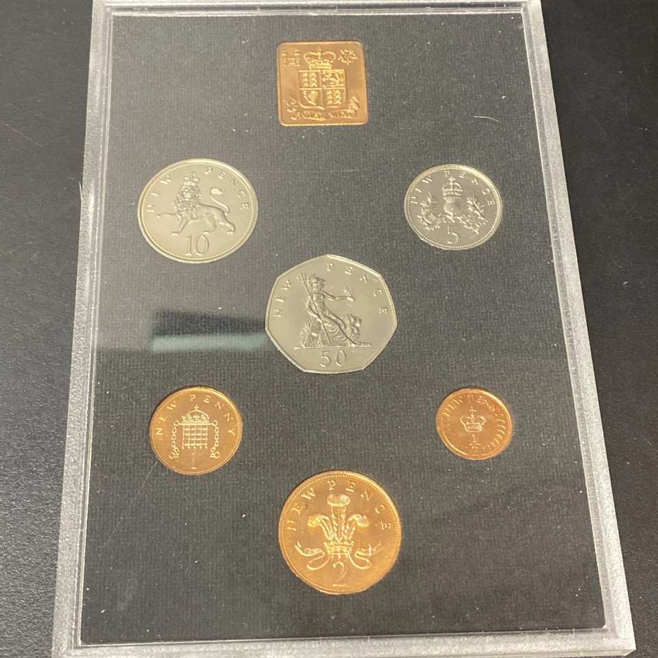 The Decimal Coinage Of Great Britain And Northern Ireland 1971 Coin Proof Set - Image 4 of 4