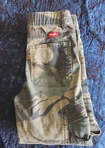 Wrangler Boys Camo Cargo Pants – Classic Camouflage – Size 8 - Picture 2 of 2
