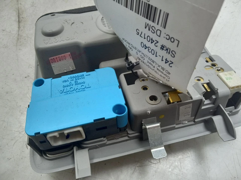 01-05 TOYOTA RAV4 3.0L 4WD EN LA CONSOLA DELANTERA DEL TECHO  Foto 3 de 4