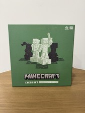 Mojang Studios Minecraft Chess Set Green Heroes vs. Hostile Mobs-complete set