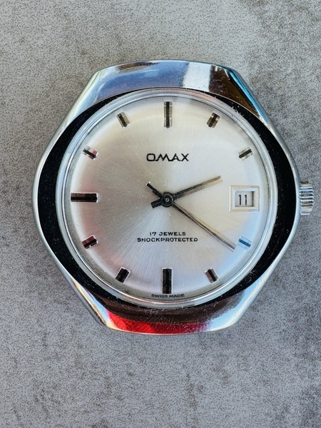 OMAX Swiss Made – Silver Dial – 17 Jewels Mechanical Vintage Watch