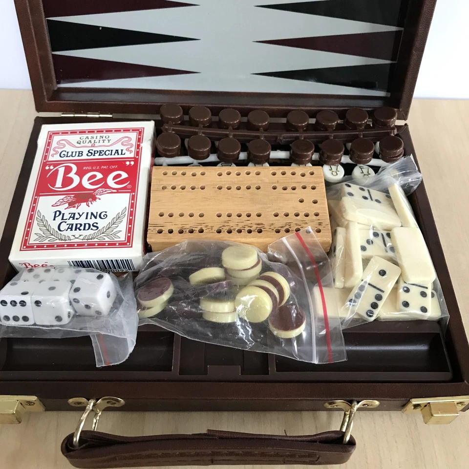 Vintage Games Compendium Travel Set in Case Backgammon Chess Dominoes Cribbage - Image 3 of 4