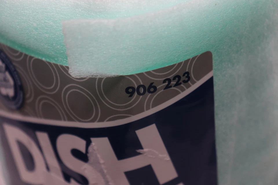 Rollo de espuma para platos Pratt 1/16 x 12 x 50 pies 906 223 - rasgado y abollado  Foto 3 de 4