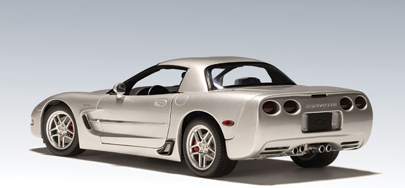 2001 CHEVROLET CORVETTE Z06 C5 SEBRING SILVER by AUTOart 1/18