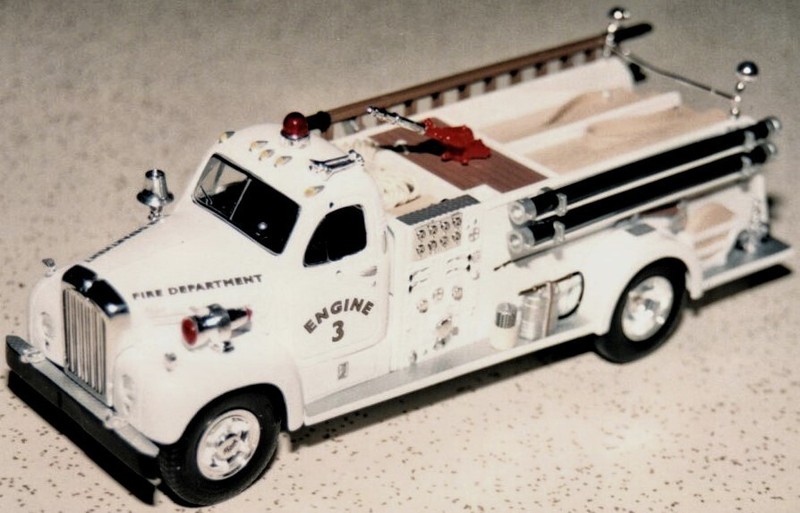 FIRST GEAR 1960 MACK B-61 CLOSE CAB PUMPER -19-2224 ENGINE CO. 3