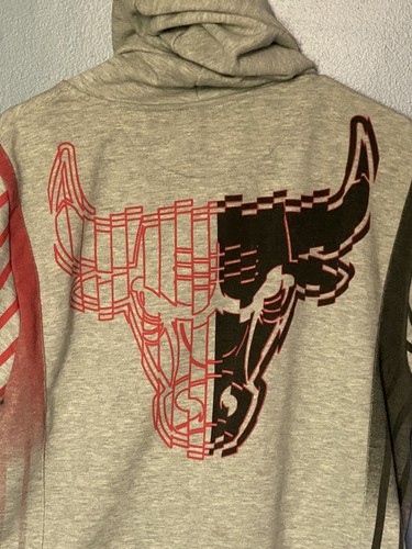 fisll short sleeve hoodie Chicago Bulls Size M - Picture 3 of 5