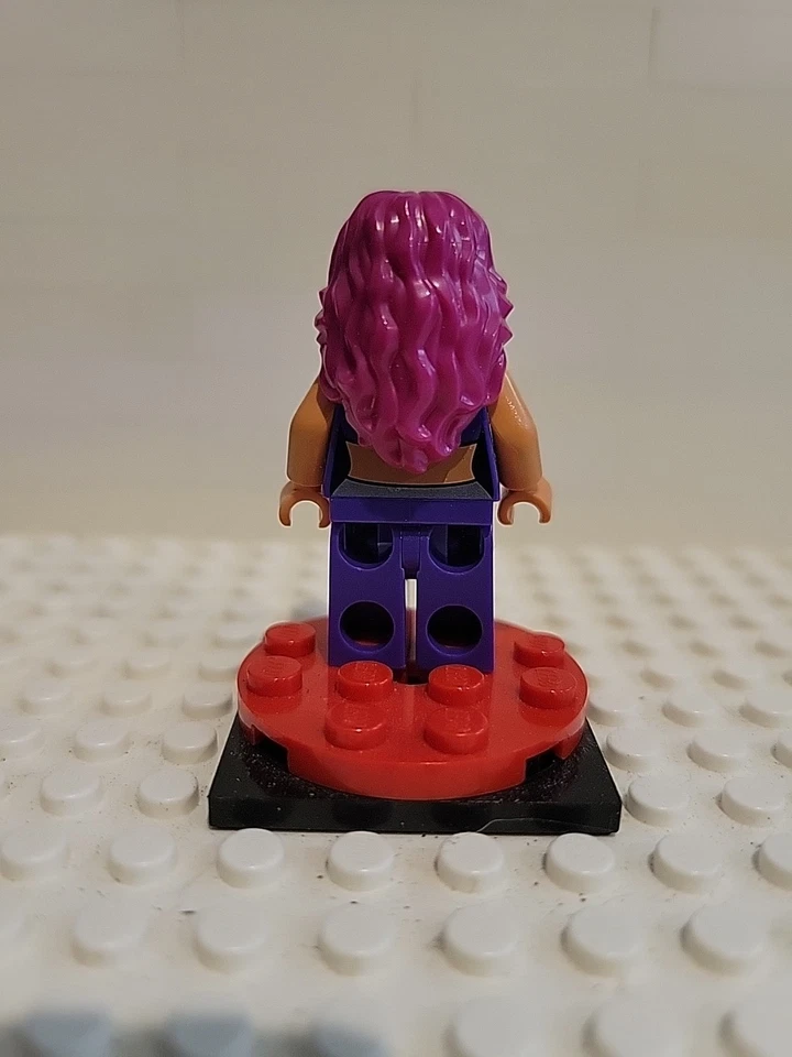 DIM054 - Starfire - Minifigura Lego Foto 2 de 2