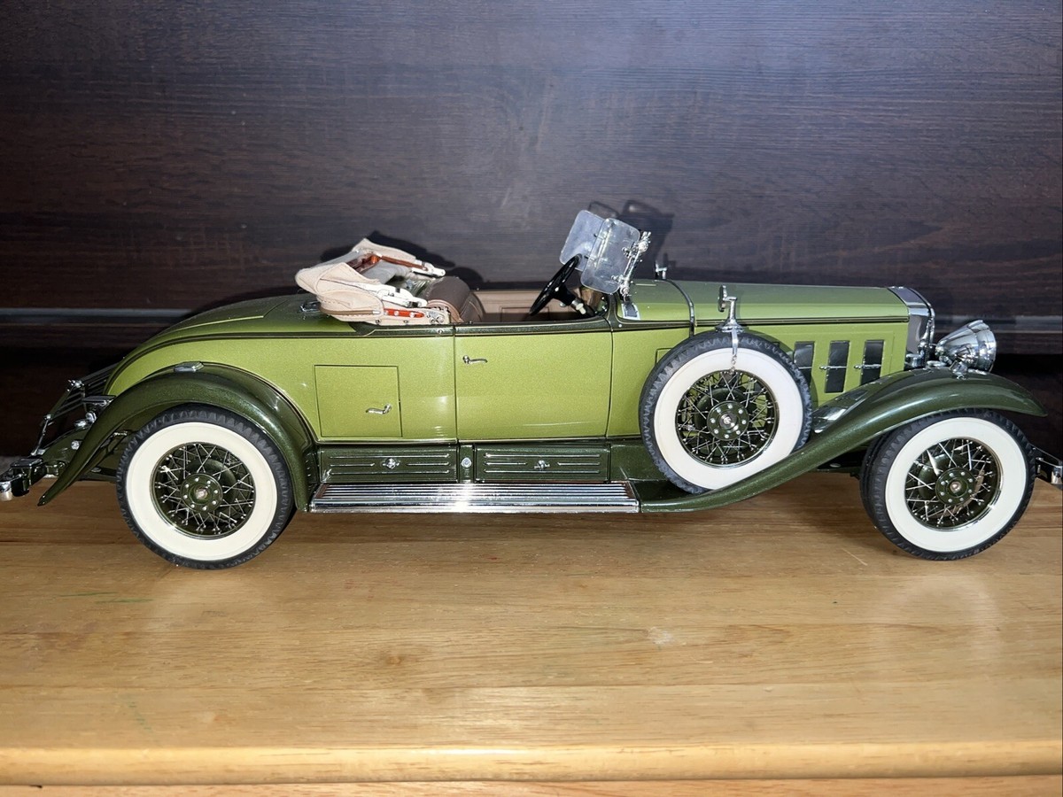Danbury Mint's 1:12 Scale 1930 Cadillac V16 Roadster | eBay