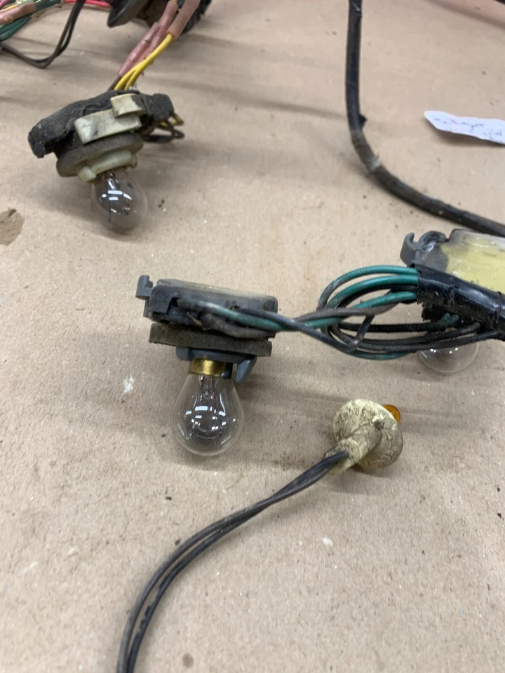 1982 1984 1982 83 G BODY GRAND PRIX TRUNK TAILLIGHT WIRING HARNESS CONNECTORS OE - Image 2 of 4