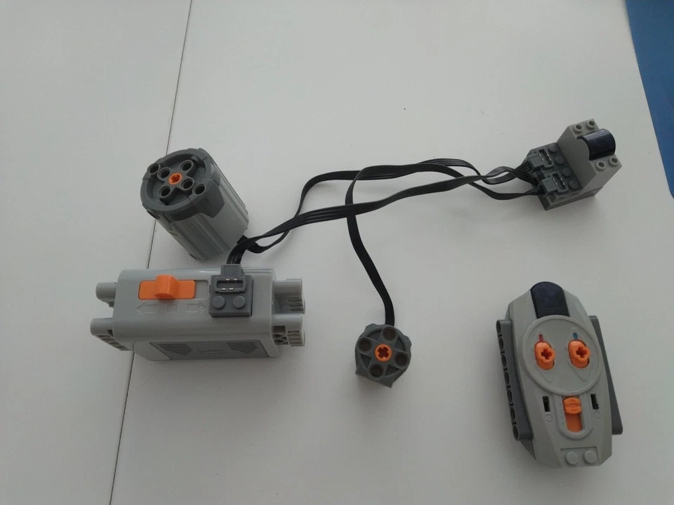 LEGO Creator 4958 Monster Dino, photo 2 sur 3