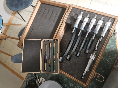 Mitutoyo 103-907-40 Outside Micrometer Set w/Standards (0-6") - Mint in Case!